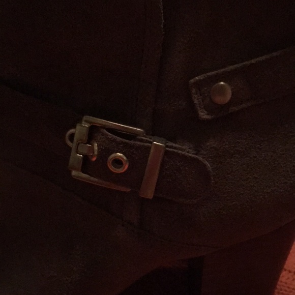 Like new suede bootie from Franco Sarto. - Picture 5 of 5